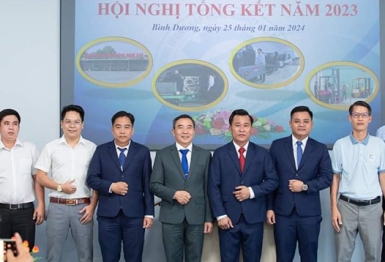 Giáo viên dạy lái xe trung cấp nghề nghiệp vụ Bình Dương